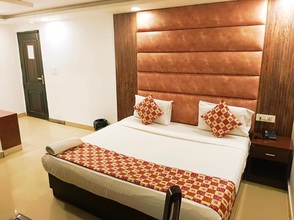 Hotel De Tark Near Igi Airport Delhi New Delhi Exterior photo