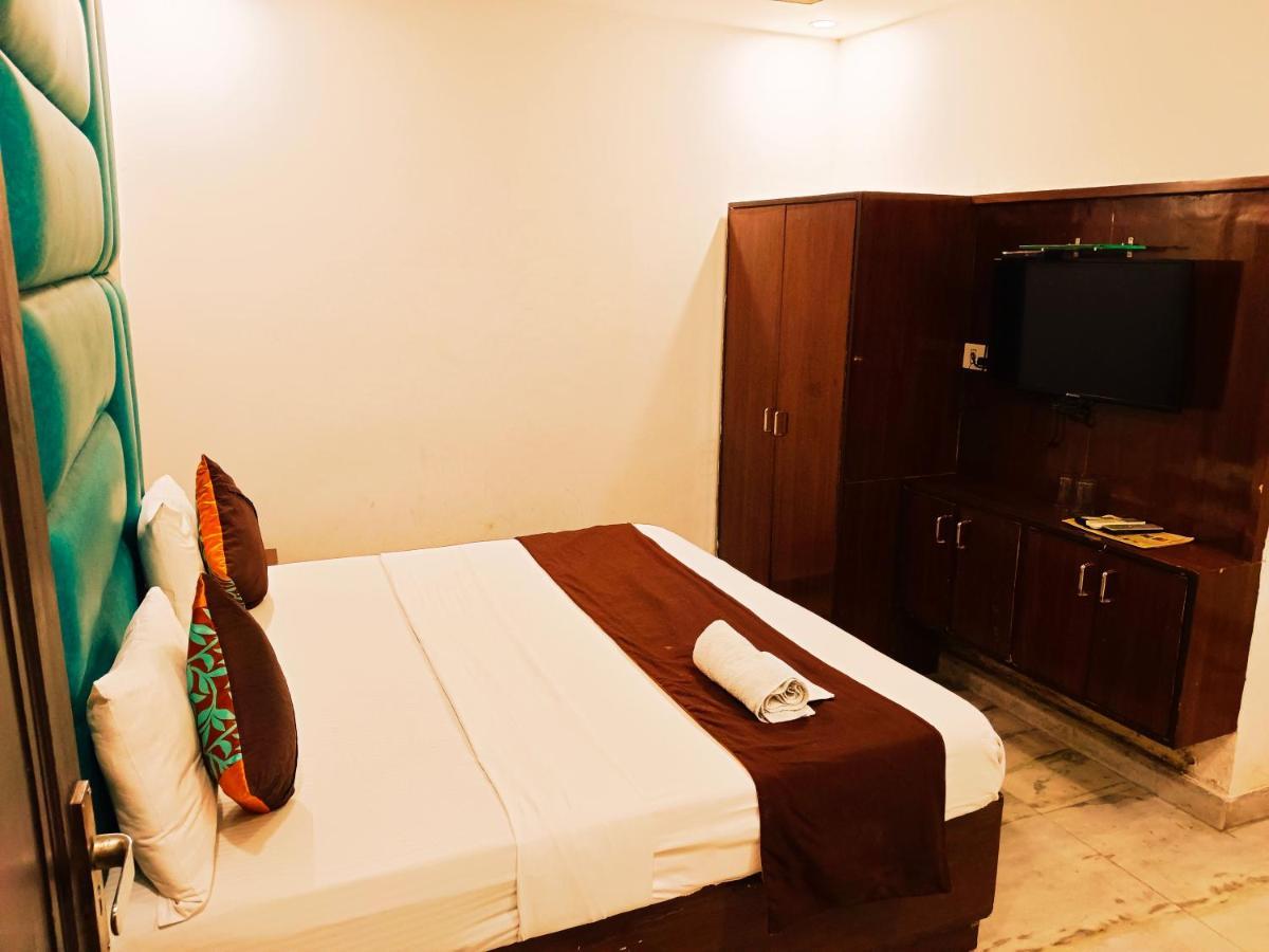 Hotel De Tark Near Igi Airport Delhi New Delhi Exterior photo